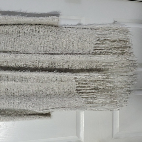 Abercrombie and Fitch Fringed Open-Front Longline Cardigan Size XS/Small - Picture 3 of 7